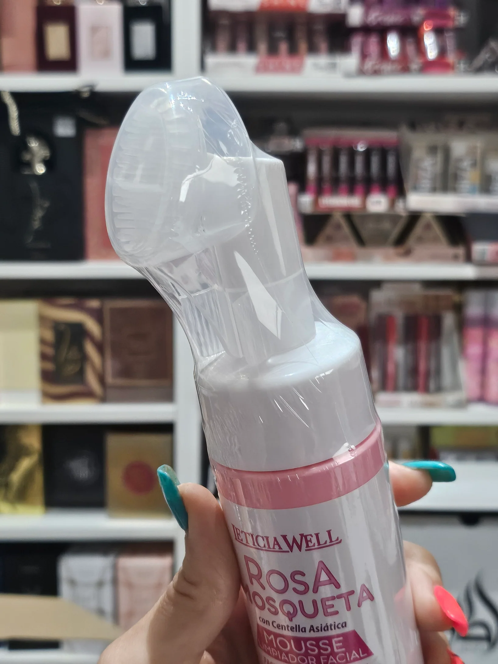 LIMPIADOR FACIAL EN MOUSSE DE ROSA MOSQUETA CON CENTELLA ASIÁTICA -ESPUMA LIMPIADOR FACIAL CON CEPILLO - Leticia Well - Image 3